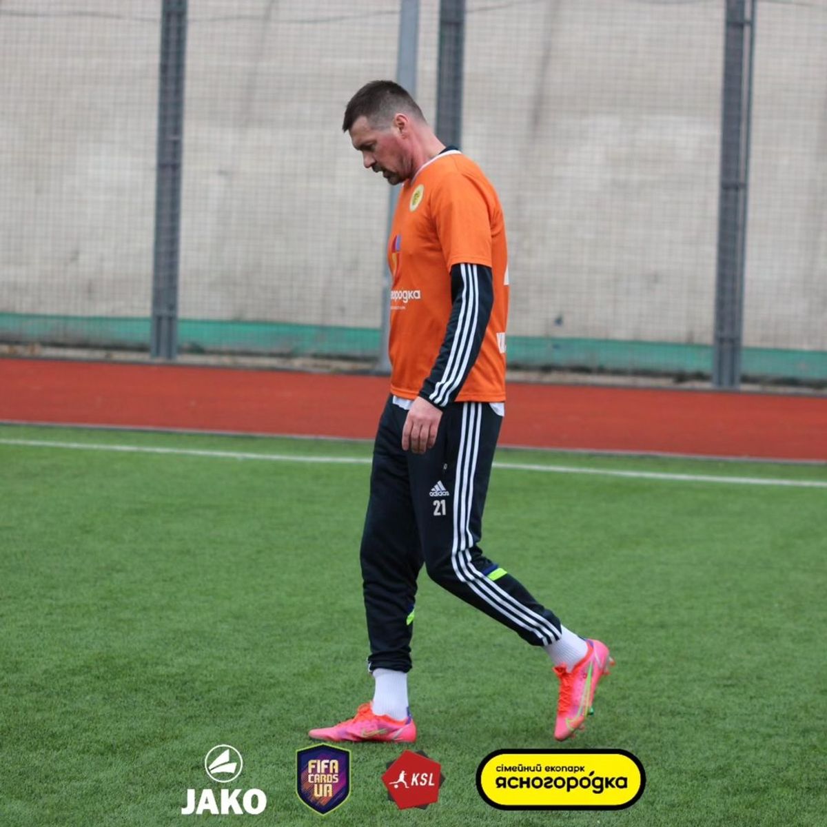 Артем Мілевський повернувся на футбольне поле: фото із першого переможного матчу